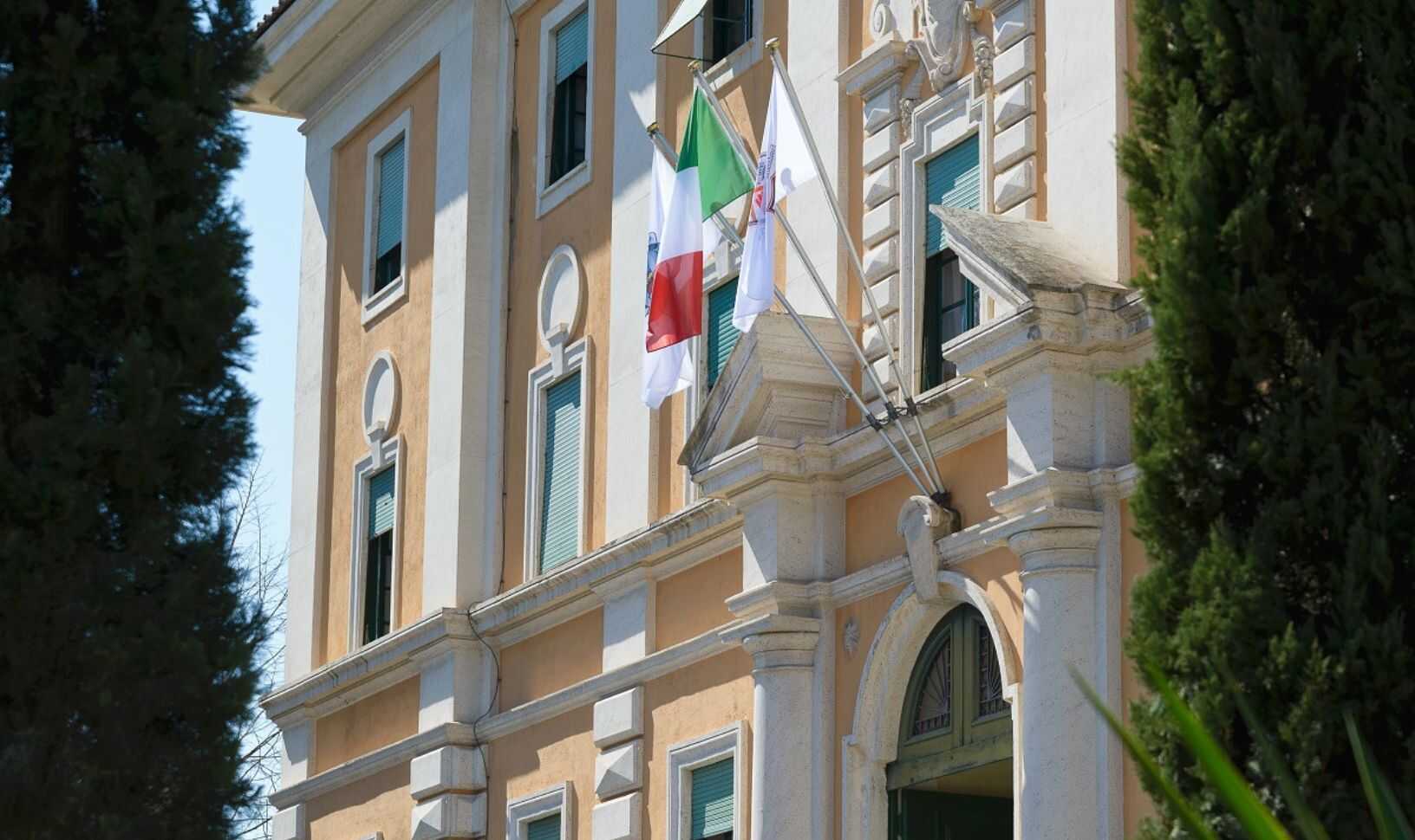 Sostienici