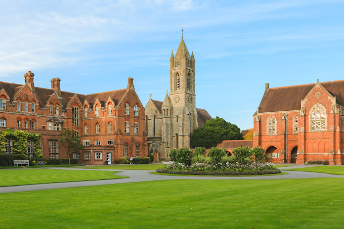 Licei | St. Edward’s College/IGCSE Cambridge – Oxford